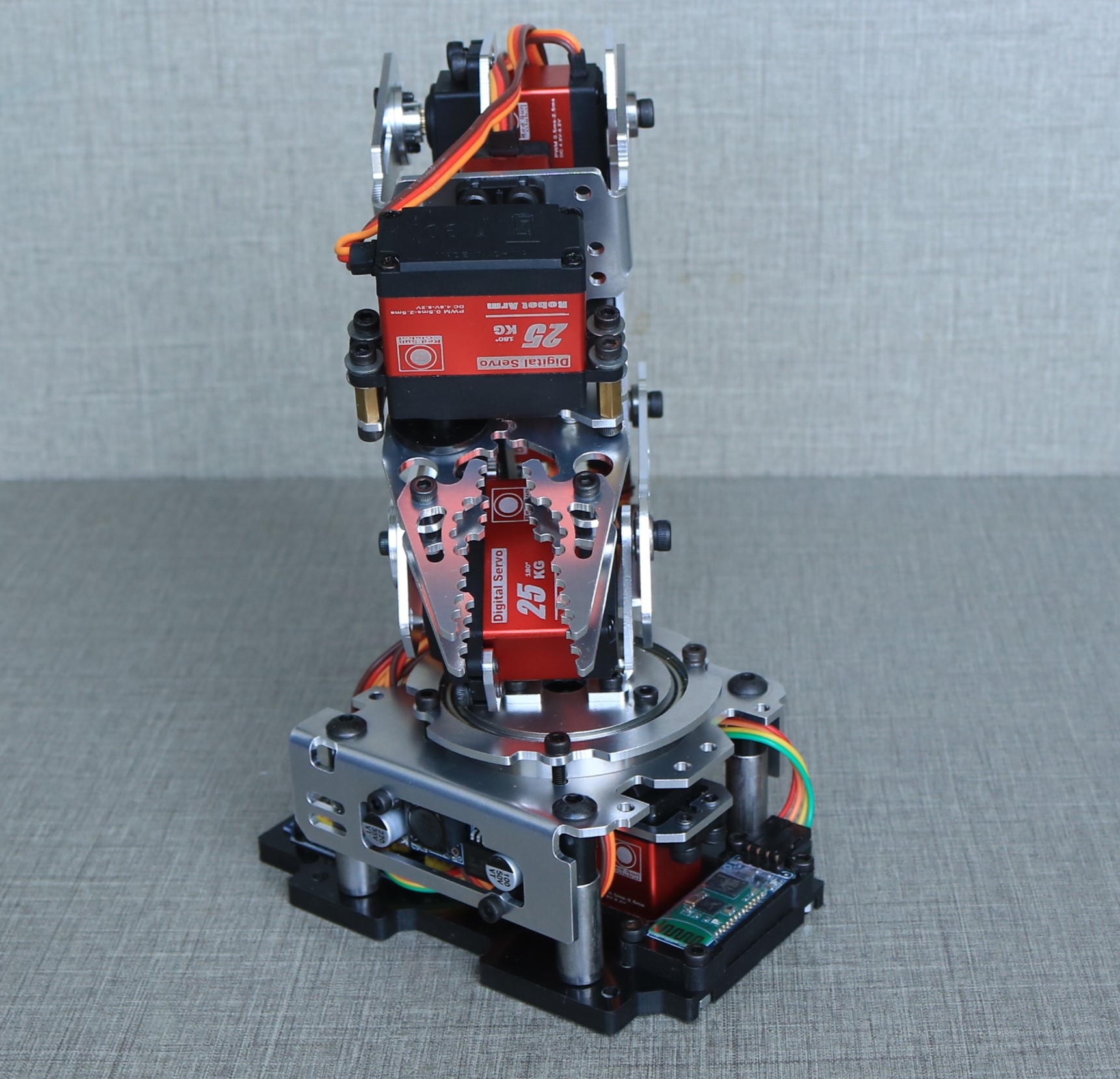 ذراع روبوتية معدنية بـ 6 محاور - مراجعة Robot Arm Kit وسعره