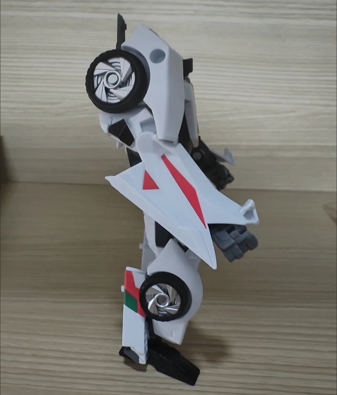 لعبة تحويل شخصية ويلجاك المحار - مراجعة Robot Car Kit وسعره